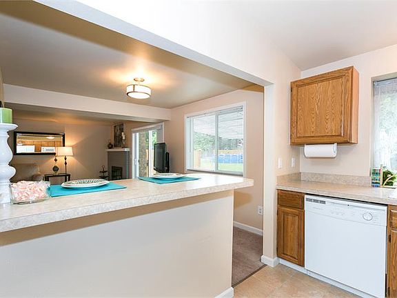 5th image of 15212 111th Avenue Ct E