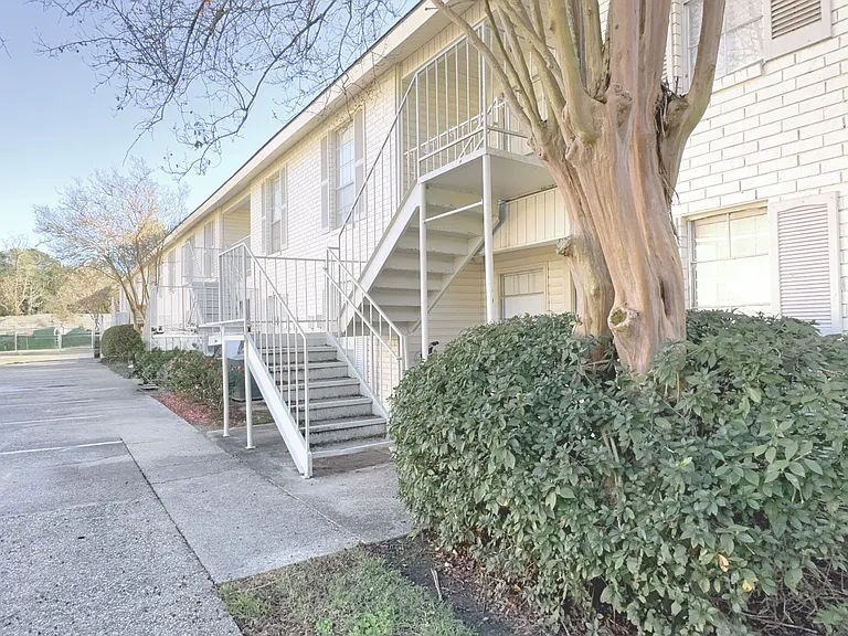7324 Menlo Dr — Photo 3