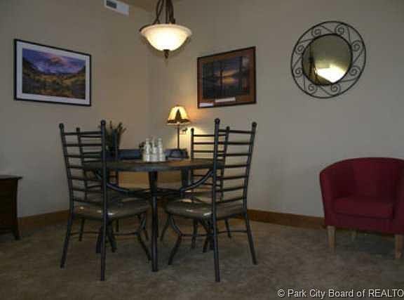 4th image of 1684 W Fox Hollow Ln