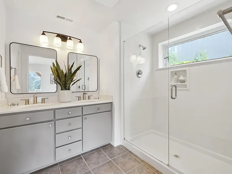 880 Chamberlain Ct — Photo 27