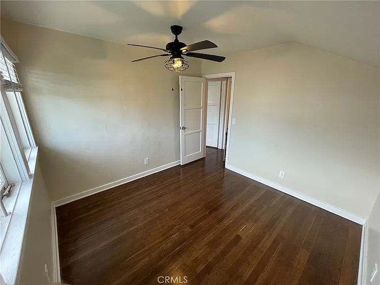 394 S Shaffer St — Photo 23