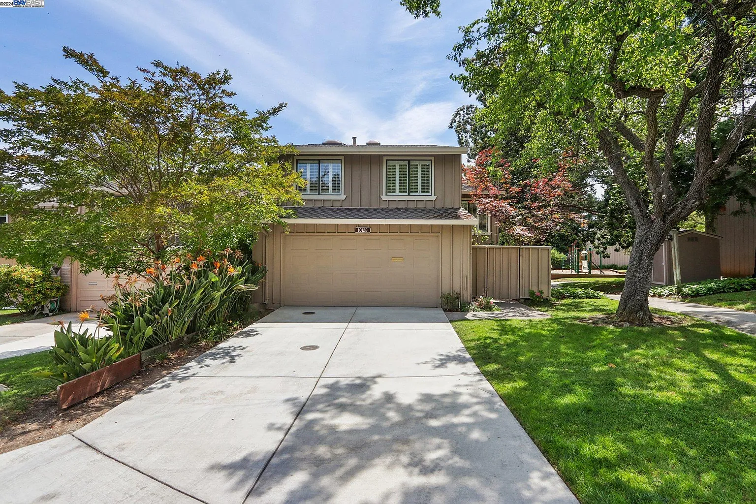 10128 Ridgeway Dr photo 1