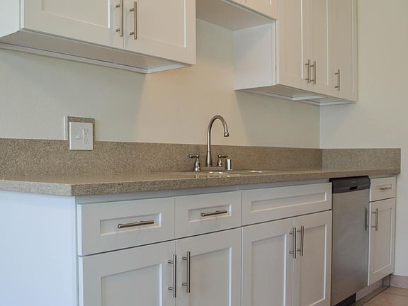 4th image of 4433 Murietta Ave APT 10