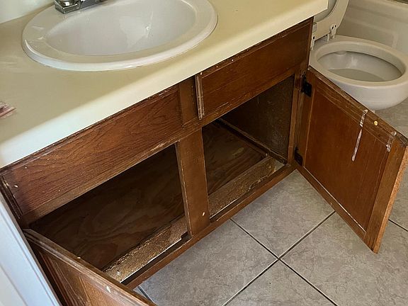 4th image of 100 E Aurora St #406