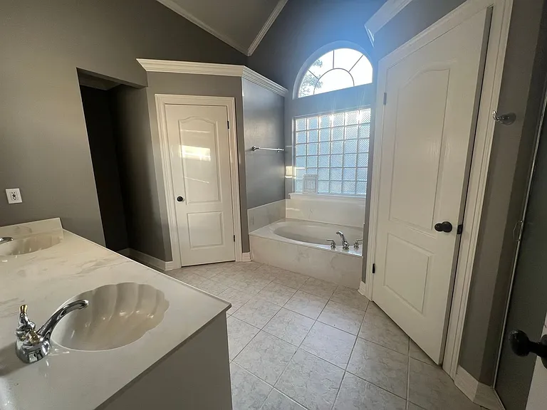 106 Hanging Moss Ln — Photo 15