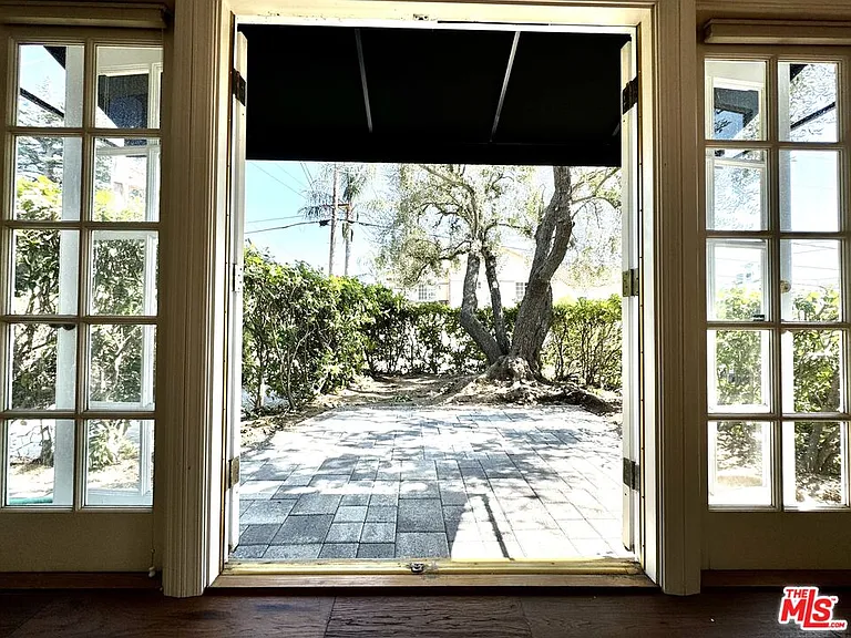 2401 Olive Ave — Photo 42