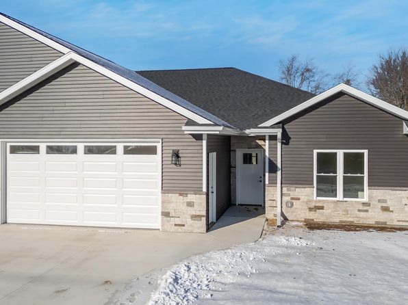 210 W National Ave, Brillion, WI 54110