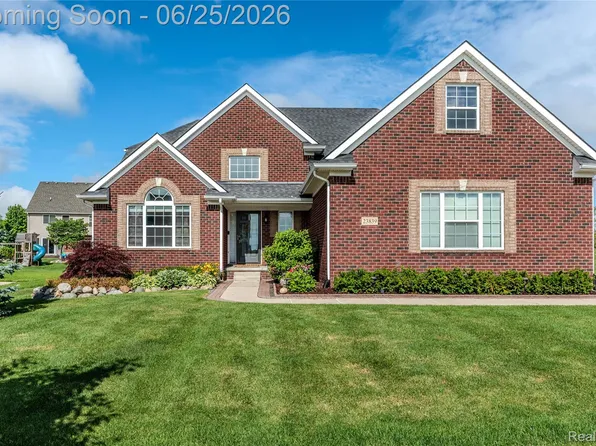 23839 Enclave Dr, South Lyon, MI 48178