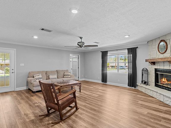 3rd image of 275 Jena Ln