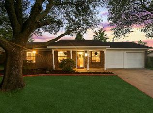 936 Springdale Rd, Bedford, TX 76021