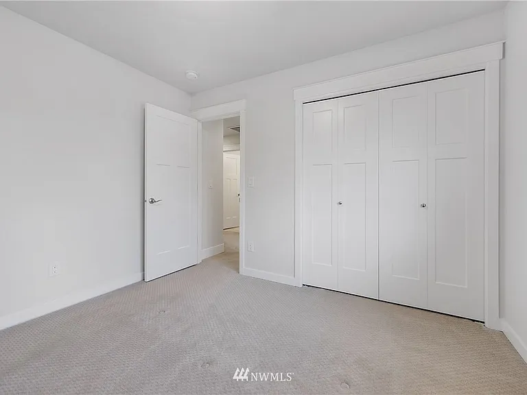 23372 SE 4th Pl — Photo 20