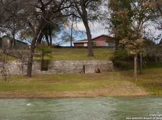 940 Whippoorwill Dr, Canyon Lake, TX 78133