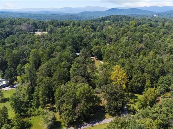 108 Chariots Dr #12-1, Dahlonega, GA 30533