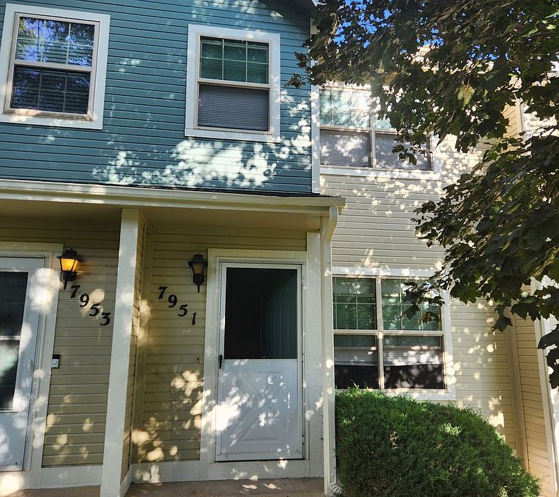 1st image of 7951 Lexington Park Dr
