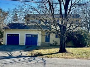 3 Brooks Rd, Wayland, MA 01778