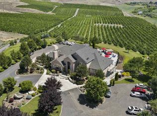 1072 Oasis Rd, Touchet, WA 99360