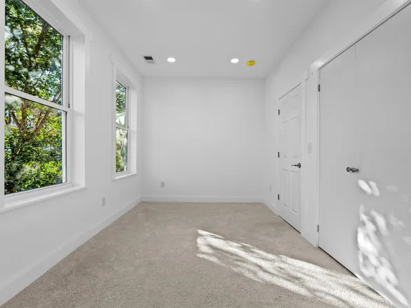 330 Forrest Street image 19 of 33