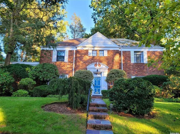 11 Dorset Road, Great Neck, NY 11020