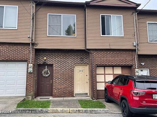 1st image of 24B Julie Ct