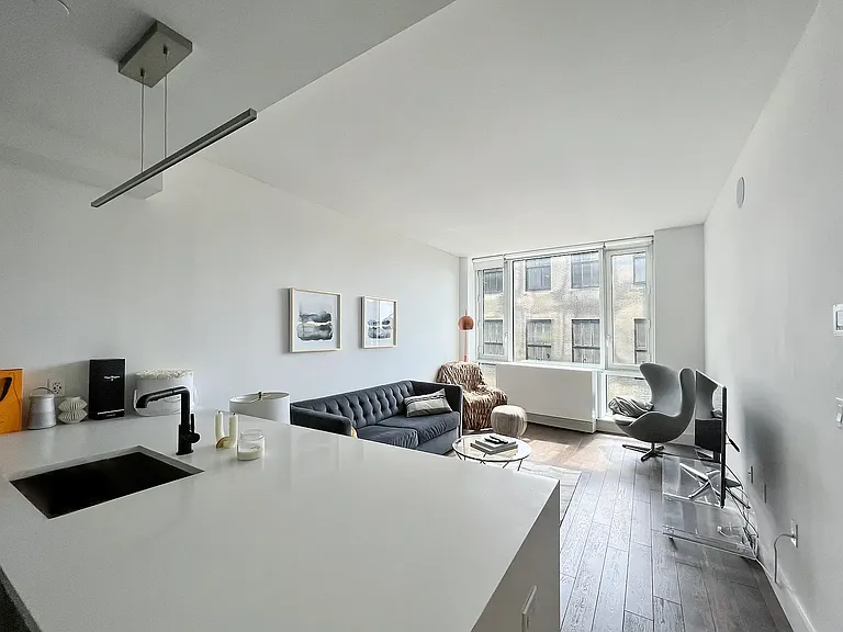 145 Madison Ave #14B — Photo 1