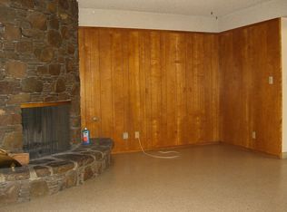 17123 Manzanita Dr, Fontana, CA 92335