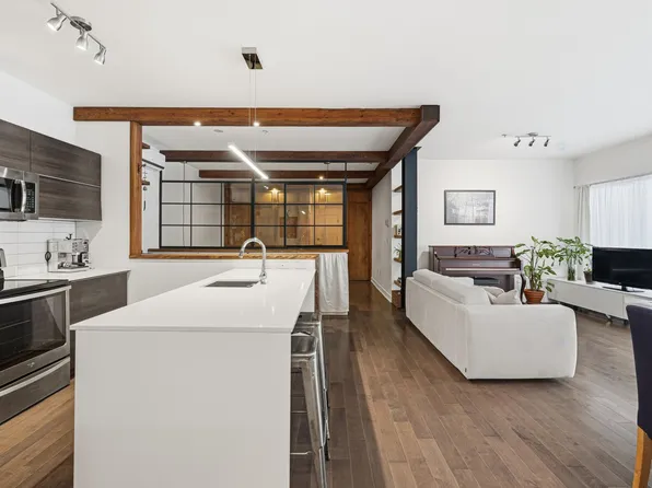 2365 Rue Drs #Carriares-111, Montreal, QC H2X 1X6