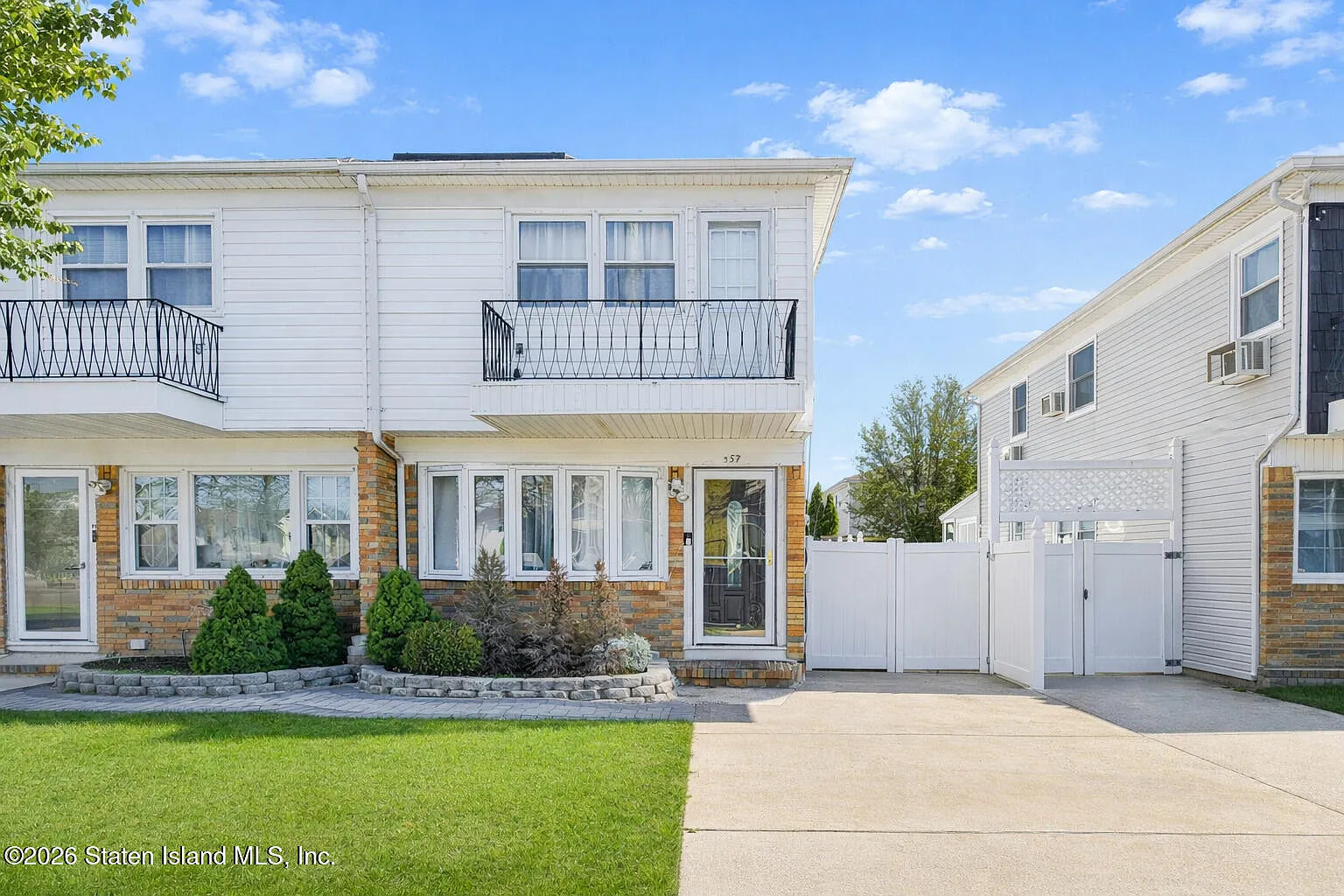317 Bedford Ave photo 1