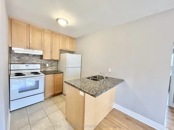 80 25th St #7, Toronto, ON M8V 3P8