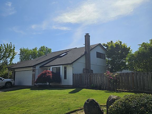 2nd image of 16102 NE San Rafael St