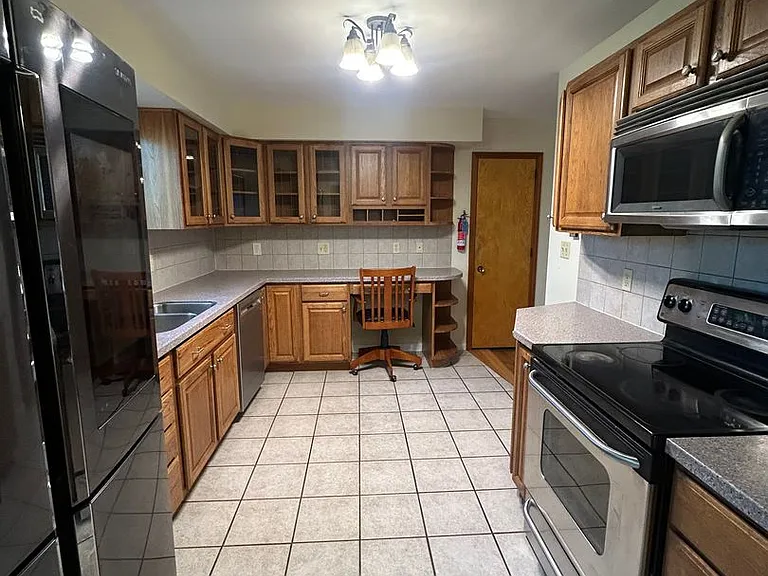 643 Wiltshire Dr — Photo 13