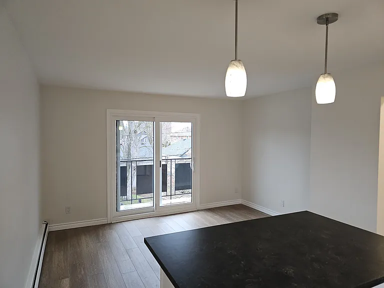 34 Carleton St S #7 — Photo 3