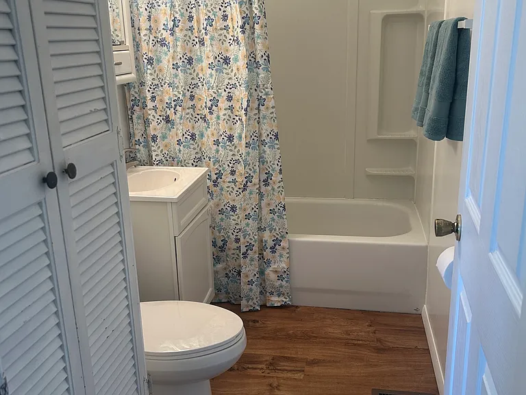 502 Center St — Photo 15