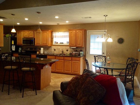 4th image of 6590 Daisy Dr