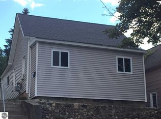 406 E Crippen St, Cadillac, MI 49601