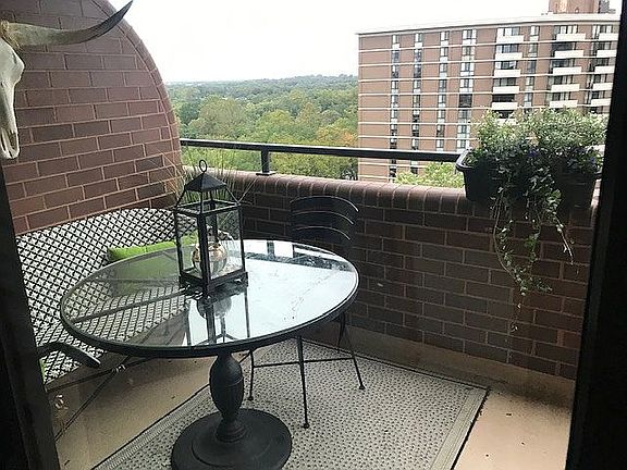 3rd image of 4550 N Park Ave APT 1009
