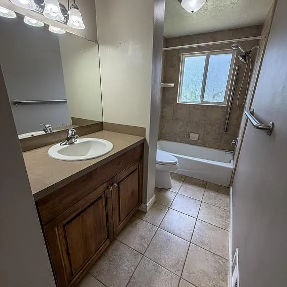 1278 Douglas St — Photo 5