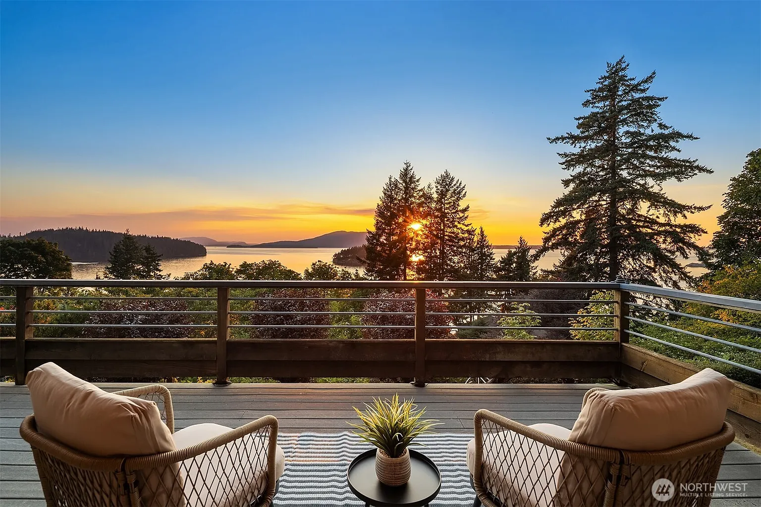 1002 Chuckanut Drive photo 1