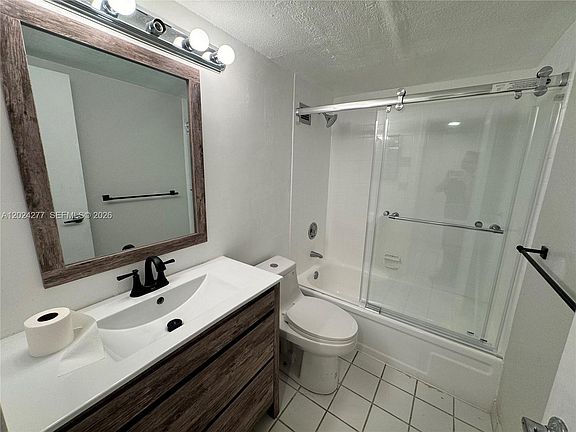 3rd image of 1650 NE 115th St APT 609
