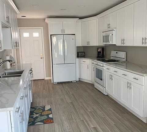 4th image of 51 Harbor Isle Dr #51 & 53