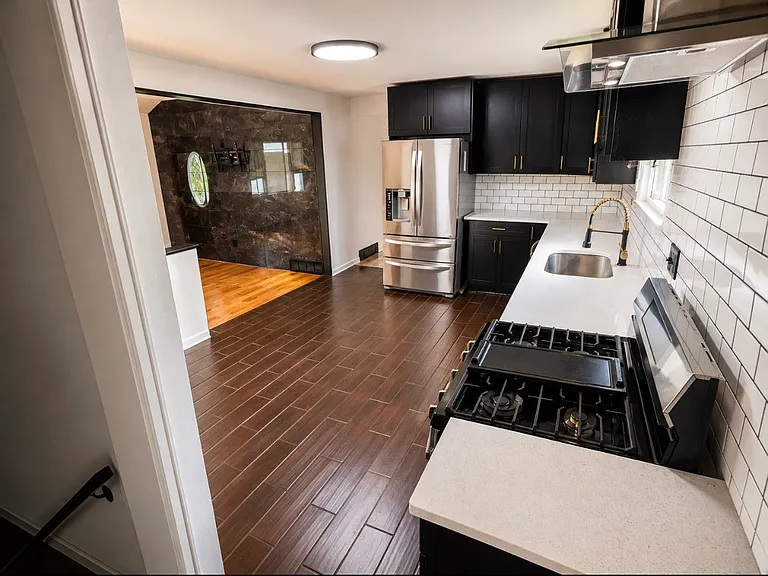 42 N Bridge Dr — Photo 11