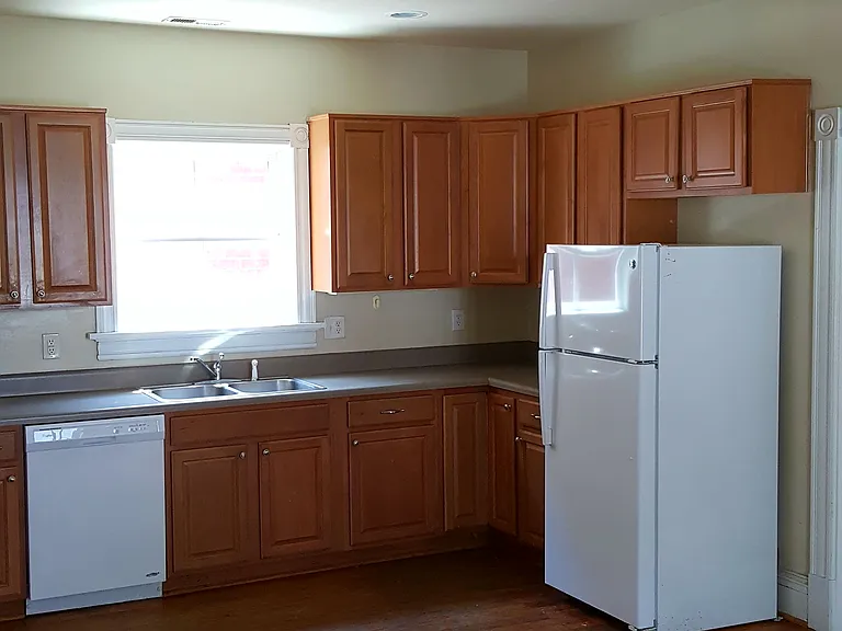614 S Laurel St #B — Photo 5
