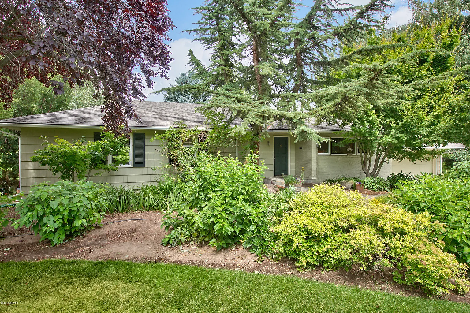 113 Gilbert Dr photo 1