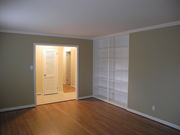 4th image of 1605 Efland Dr