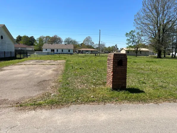 8 Mildred Extension Ave, Trumann, AR 72472