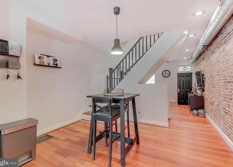 1409 E Clement St — Photo 8