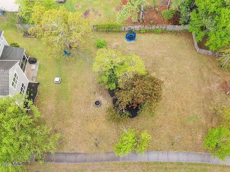 154 Cornel Ln — Photo 36