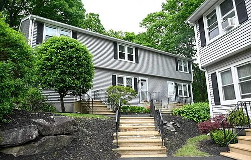 270 Sunderland Rd Photo 1