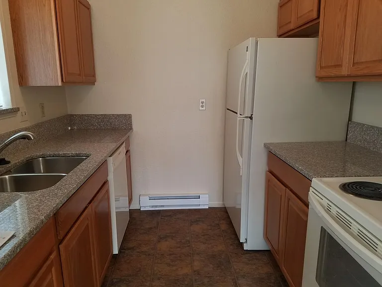 927 Cortez Ct — Photo 8