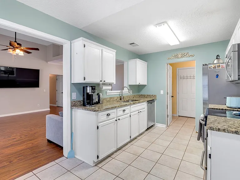 307 Coffee Bluff Villa Rd — Photo 32