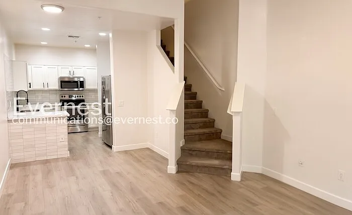 2 bed, 2.0 bath, 1340 sqft, $1,950 — Photo 2